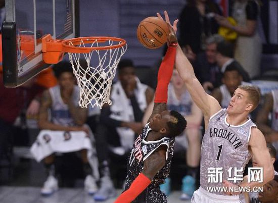 间的默契配 间的默契配